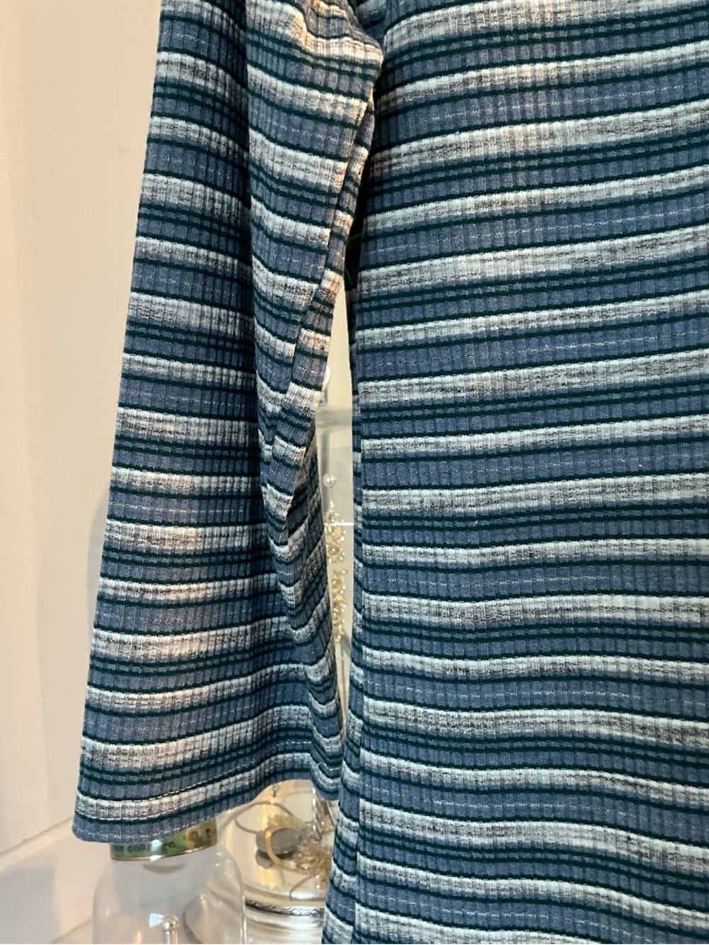 Striped Long-Sleeve Navy and White Shift Dress with Chain Detail US Large - Picture 2 of 8